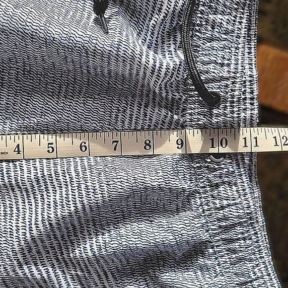 Perry Ellis Printed Swim Shorts abstract blue on white stripe - Picture 10 of 15